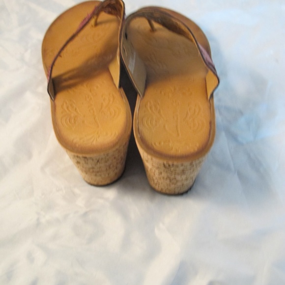 Clarks red Tooled leather Sandals thongs 9.5 65263 - Picture 4 of 8